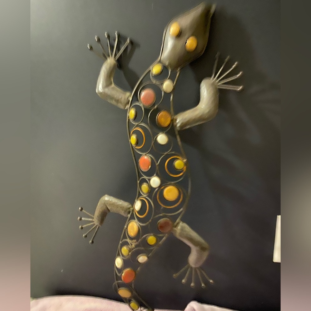 Cute lizard wall decor